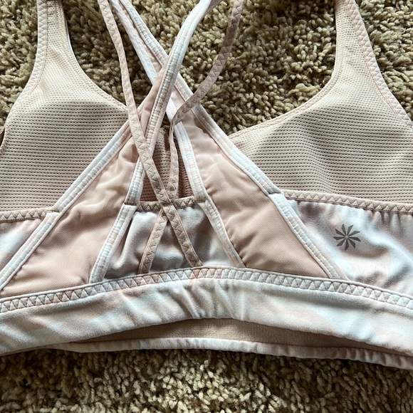 Hardly worn beautiful padded Athleta sports bra in women’s size S - Picture 3 of 7